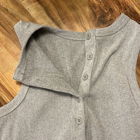 Grey Button Tank - Picture 3 of 4
